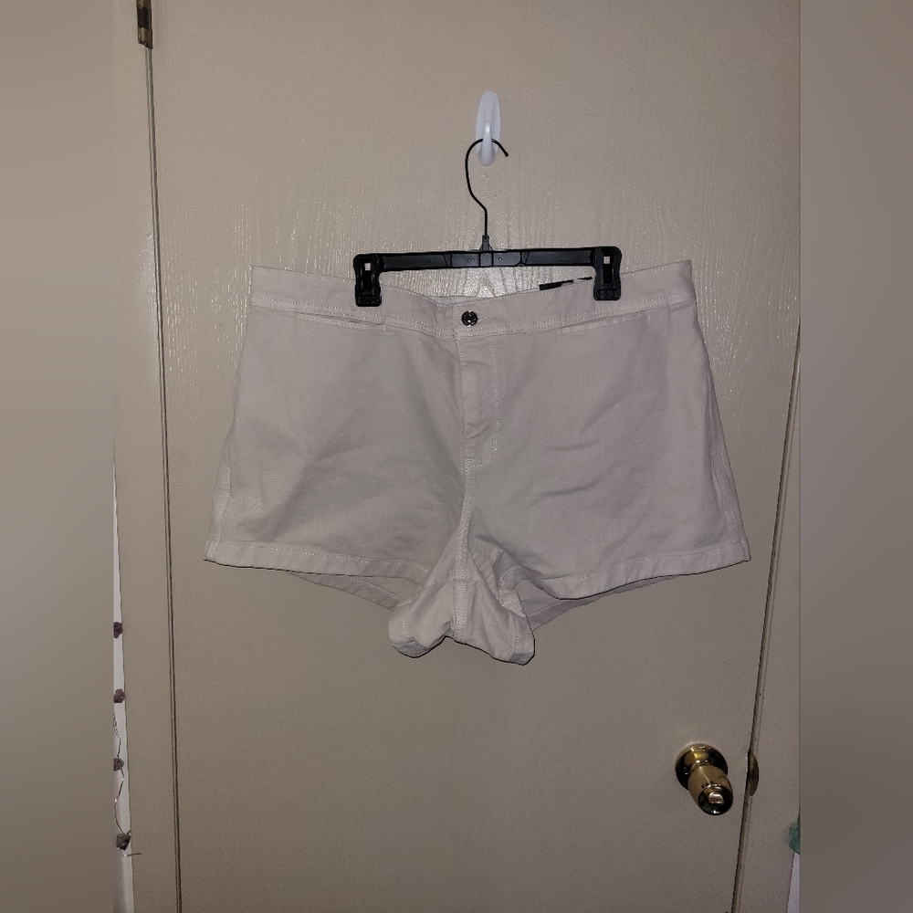 Ava & Viv Beige High Rise Smart Shorts Plus Size 18 NWT